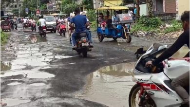 পথের দাবিতে পথ অবরোধ রামপুরহাটে।