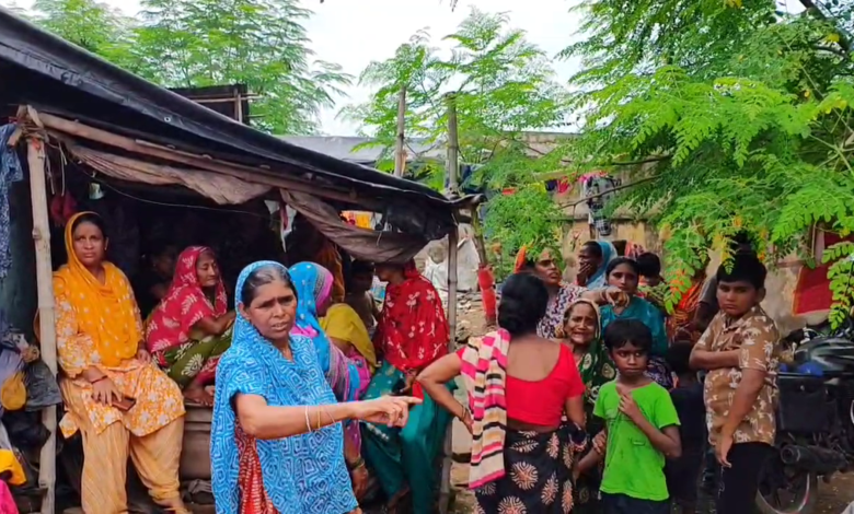 পুকুর থেকে উদ্ধার গৃহবধূর মৃত দেহ, পরিবারের দাবি খুন করা হয়েছে।