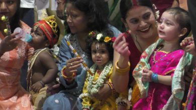 “শিশুদের কৃষ্ণসাজে রঙিন বোলপুর রেলওয়ে ময়দান মন্দির”