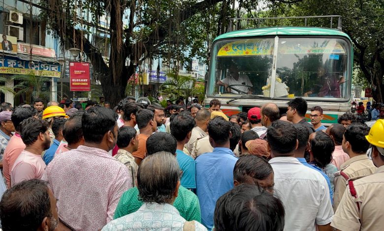 বাসের ধাক্কায় মৃত্যু হল এক সাইকেল আরোহীর