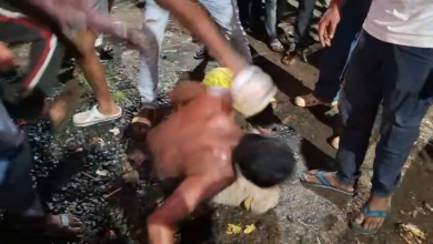মাদক বিক্রির অভিযোগে যুবককে গণধোলাই