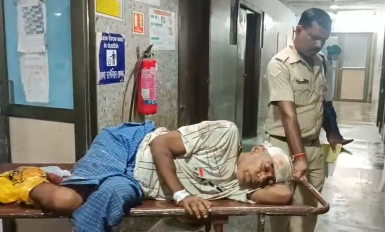 রেল লাইন পার হতে গিয়ে গুরুতর জখম এক ব্যক্তি
