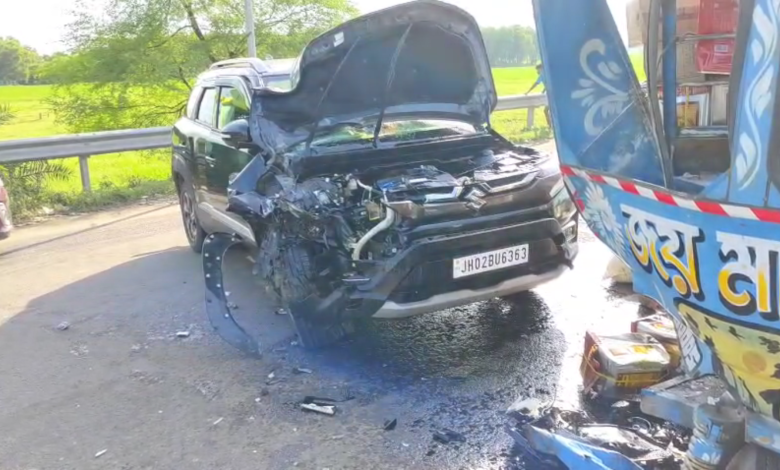 রামপুরহাটে বেপরোয়া বিলাসবহুল গাড়ির ধাক্কা, জখম দুজন 🚑