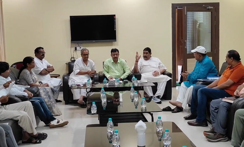সিউড়ি সার্কিট হাউসে জেলার উন্নয়ন নিয়ে গুরুত্বপূর্ণ বৈঠক