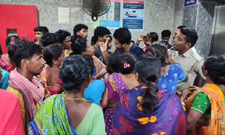 চিকিৎসা গাফিলতির অভিযোগে শ্রমিকের মৃত্যু, উত্তেজনা চরমে