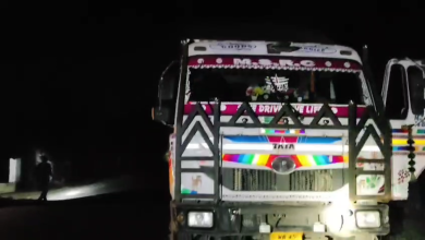 অবৈধভাবে বালি পাচার করার সময় ওভারলোড ৫ টি ডাম্পার ও চালক, খালাসি সহ ধৃত চার।