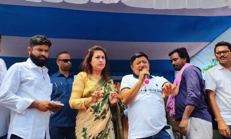 ডাক মিলছে না, সাংসদ শতাব্দী রায়ের কাছে ক্ষোভের সুর প্রাক্তন তৃণমূল নেতার