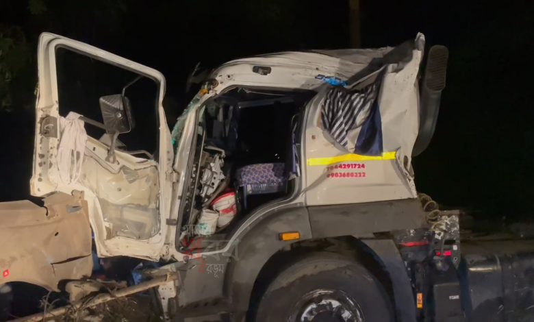 পানুরিয়া মোড়ে ভয়াবহ সড়ক দুর্ঘটনা, মৃত্যু দুইজনের
