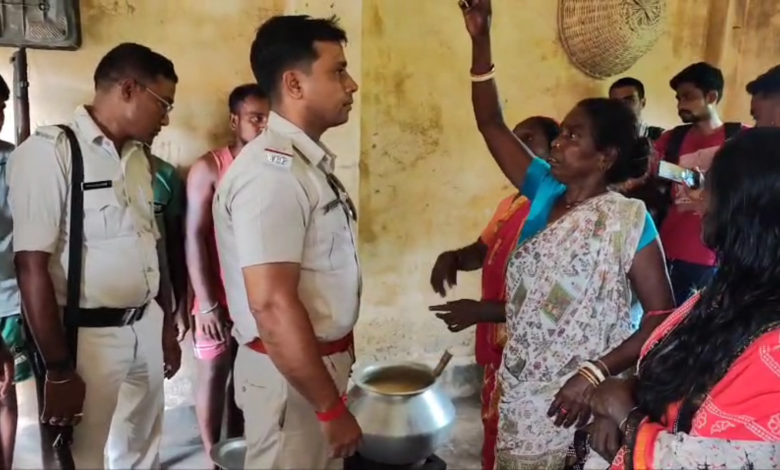 প্রাথমিক বিদ্যালয়ে মিড ডে মিলের খাবারকে কেন্দ্র করে চরম উত্তেজনা