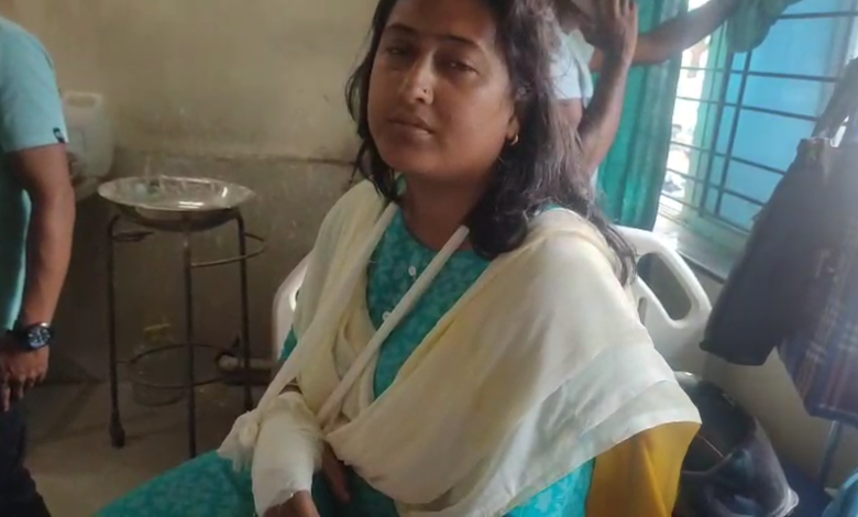 বাংলা সহায়তা কেন্দ্রের দুই কর্মীকে মারধরের অভিযোগ