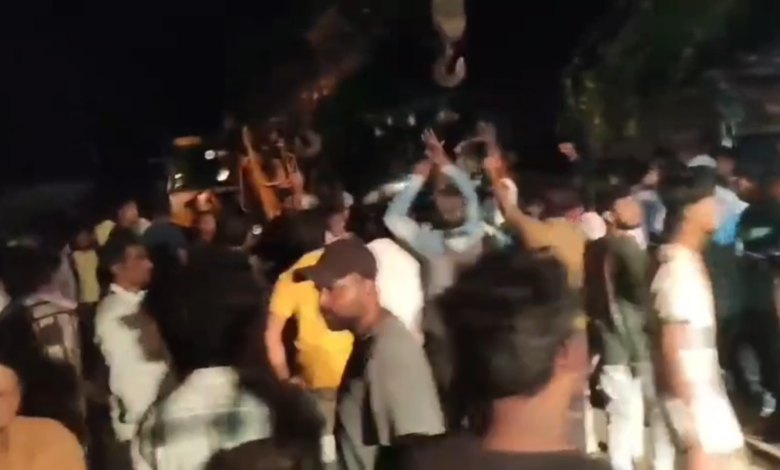 রামপুরহাটে অবৈধ নির্মাণ ভাঙতে গিয়ে বাধার মুখে প্রশাসন